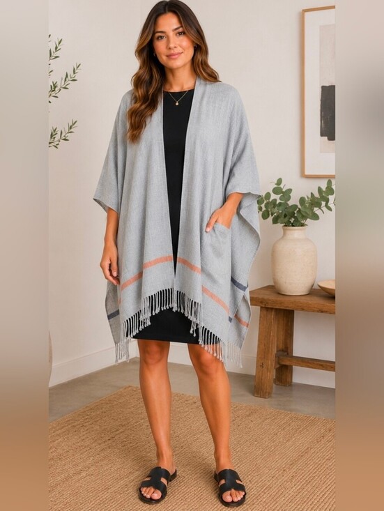 Mer Sea Sweaters - Elegant Gray Women's Sweater with Fringe